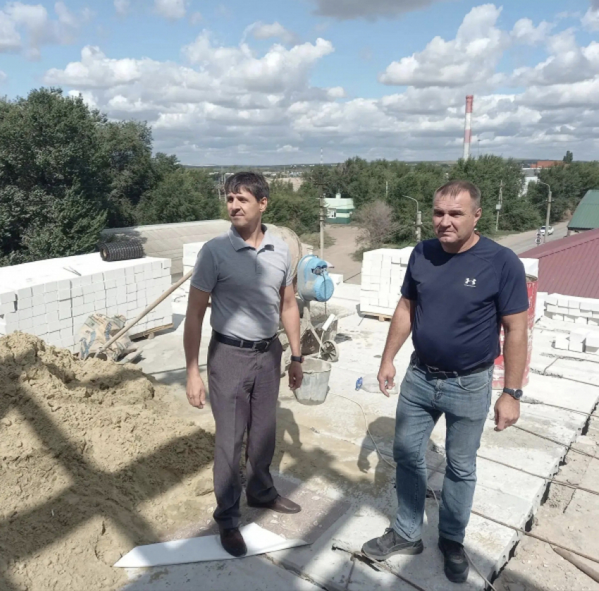 В городе Петров Вал Камышинского района восстанавливают пострадавший от взрыва газа дом