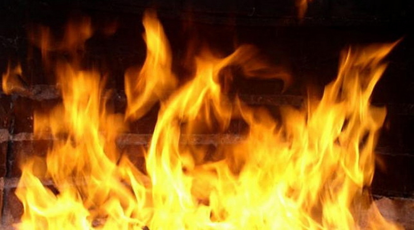В селе Лебяжьем Камышинского района из-за перекала печи сгорела баня