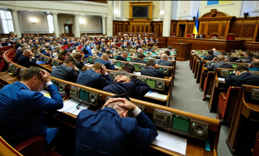 «Расстрельный» вопрос: в Верховной раде разгорелся скандал - кому подписывать мирное соглашение с Россией, - «Блокнот - Россия"