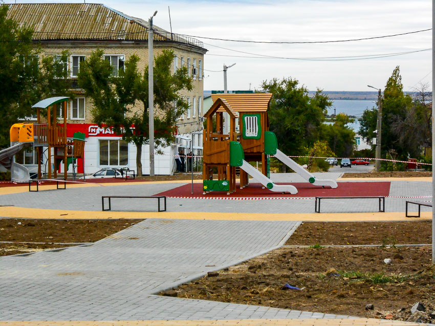 К какому празднику в Камышине откроют «припозднившуюся» зону отдыха на улице Молодежной, - пока неизвестно