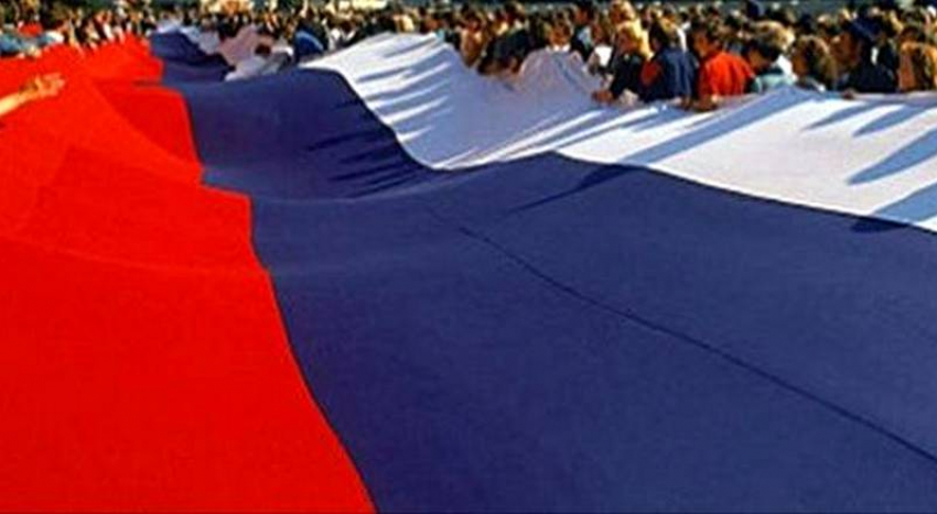 В Камышине шествие с гигантским флагом России будет снято с высоты птичьего полета