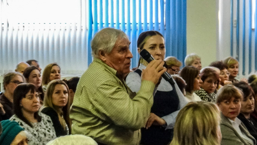 "Пенсионеры «крючком» заходят в маршрутку": Станислав Зинченко предложил камышанам ждать городские автобусы до 2030 года