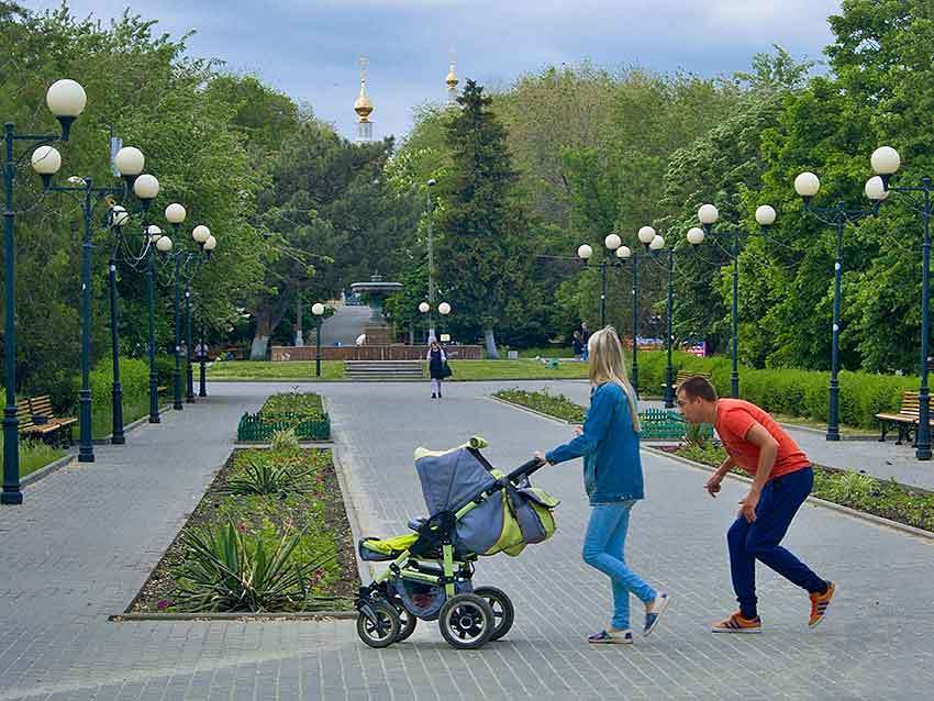 Шоу камышинских двойняшек в центральном городском парке обещает маленькие открытия и сенсации