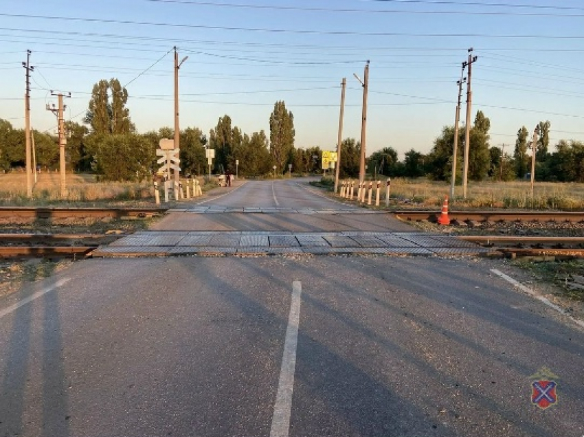 В соседнем с Камышинским - Ольховском районе электровоз сбил паренька-велосипедиста