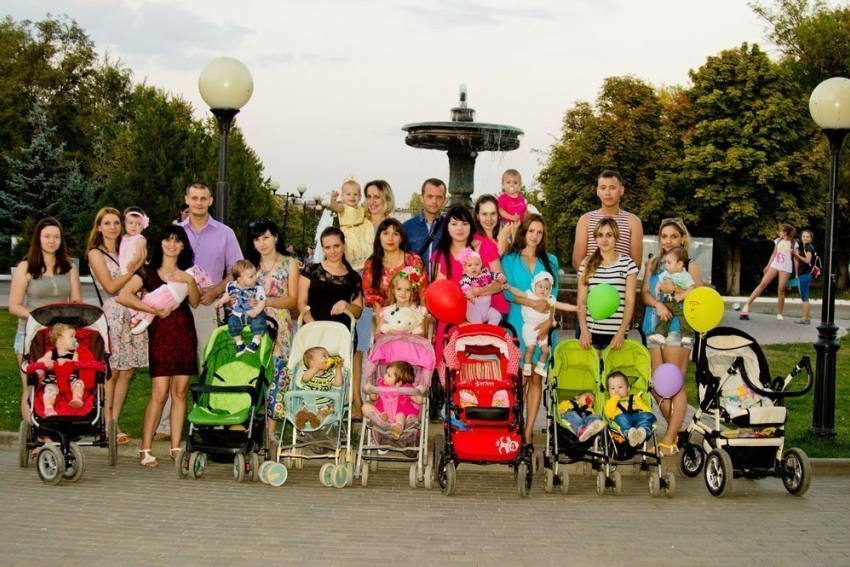 Мамы и папы Камышина с детьми приглашены на весеннюю фотосессию