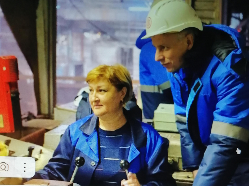 Депутат камышан в Госдуме Алексей Волоцков доложил избирателям, что побывал «на экскурсии» у мартеновской печи