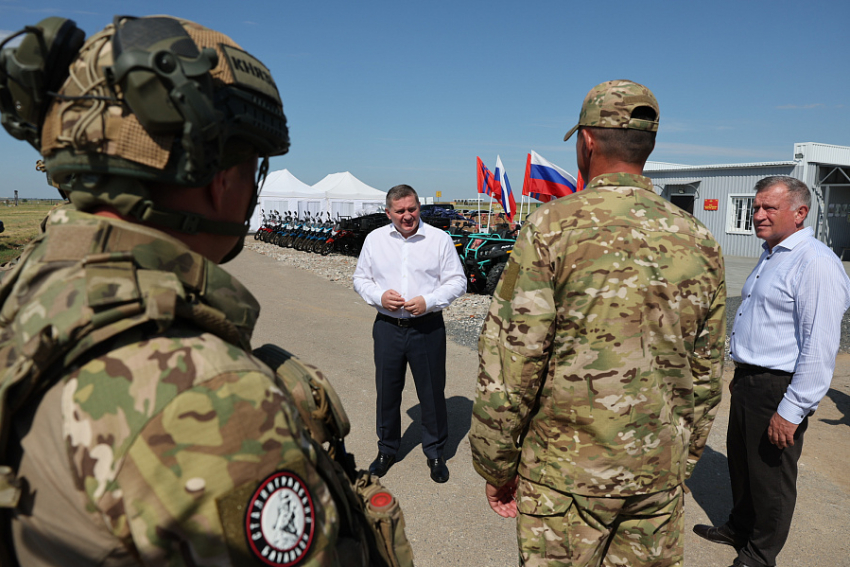 Андрей Бочаров приехал к военнослужащим на полигон