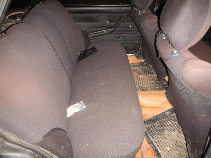 Под Камышином у водителя ВАЗа полиция изъяла более 40 граммов синтетического наркотика соль