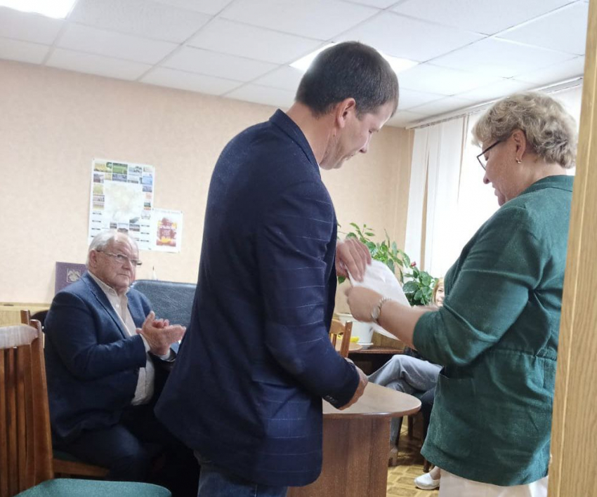 В Камышинском районе вступил в должность новый глава  Воднобуераченского сельского поселения Алексей Диденко