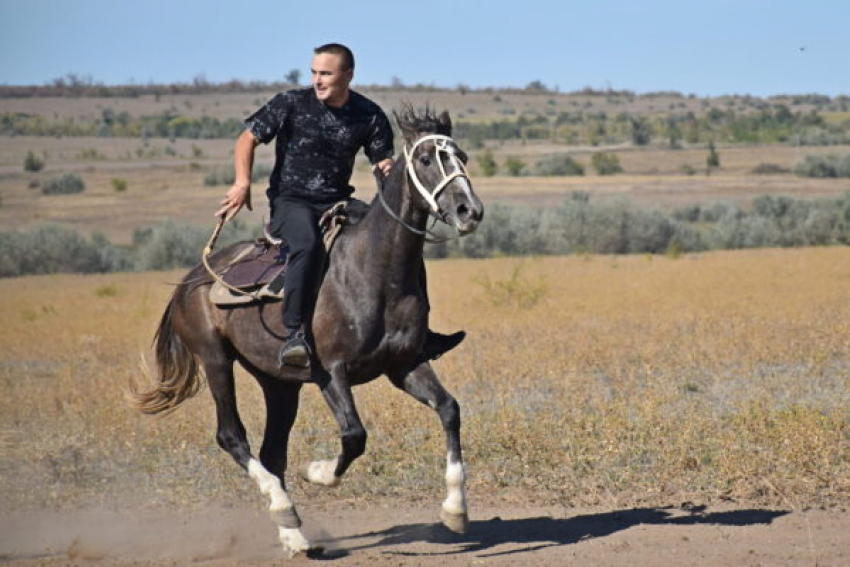 По какому случаю в Камышинском районе объявили скачки