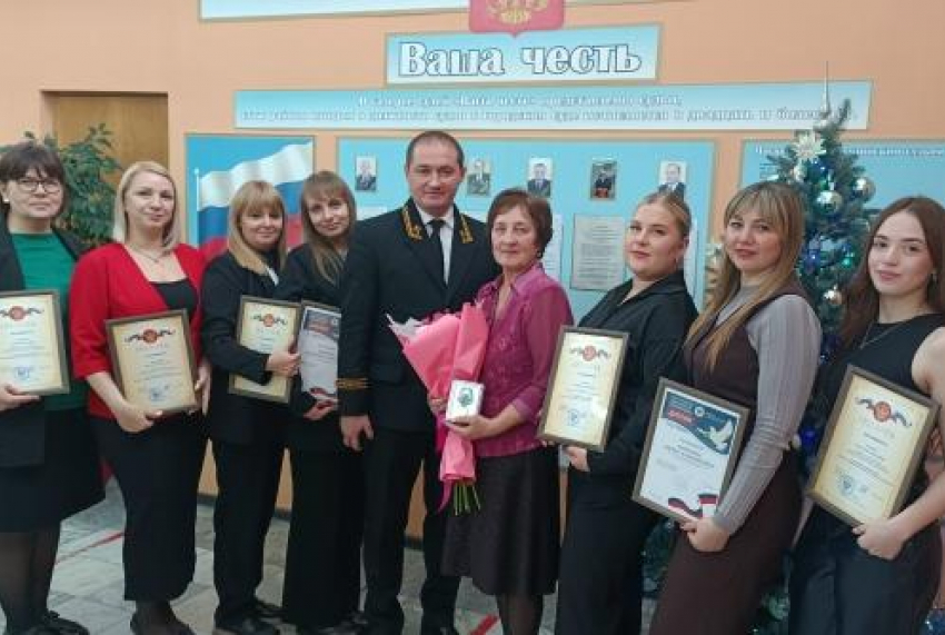 Кого и за что наградили в Камышинском городском суде