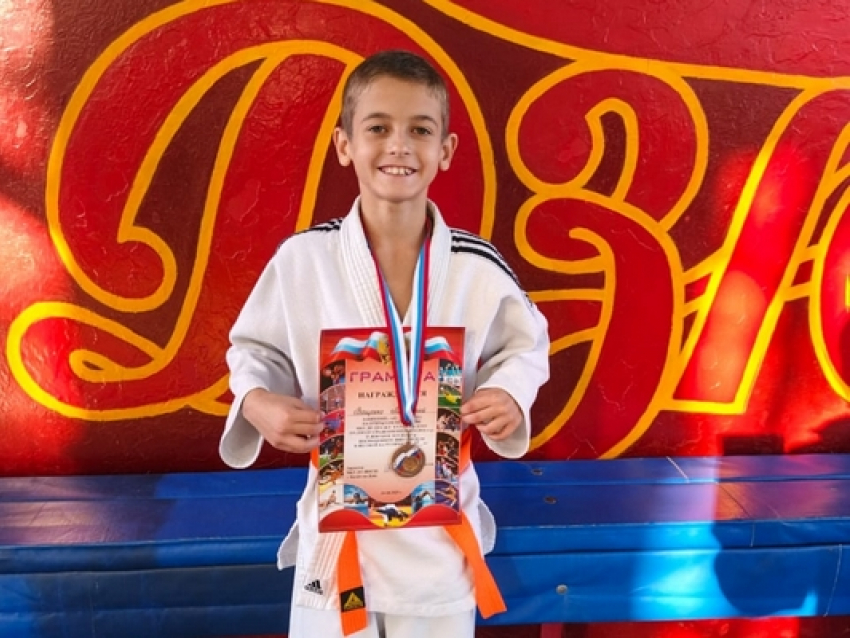 Юный дзюдоист из Камышинского района Лаврентий Ващенко стал призёром региональных соревнований 