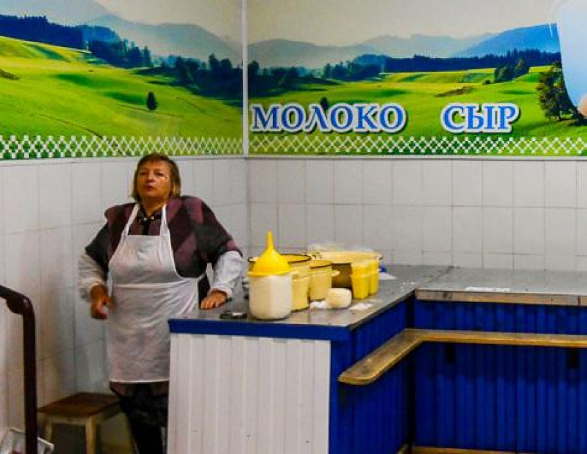 В Камышине сегодня, 3 января, открылся молочный отдел центрального рынка - с предновогодними ценами