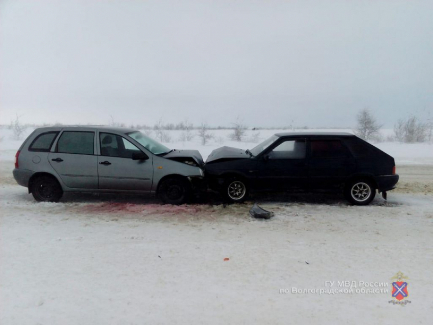 Авария на «встречке» в Камышинском районе: 42-летняя женщина в больнице