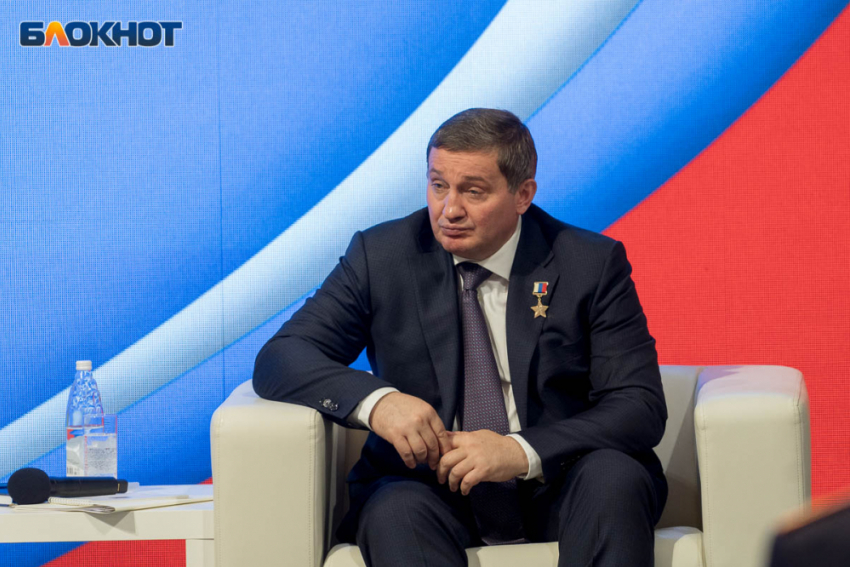 Губернатор Бочаров перечислил полмиллиона рублей на поддержку спецоперации, на сколько  пополнят спецфонд камышинские главы - пока не сообщается
