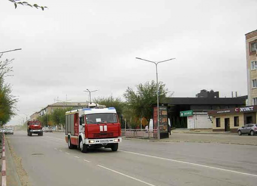 В Камышине в многоэтажке вспыхнул балкон, есть пострадавший 