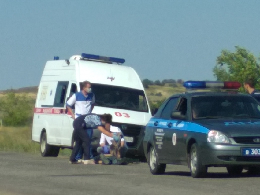 В Камышинском районе под Липовкой на сельской дороге сбили человека