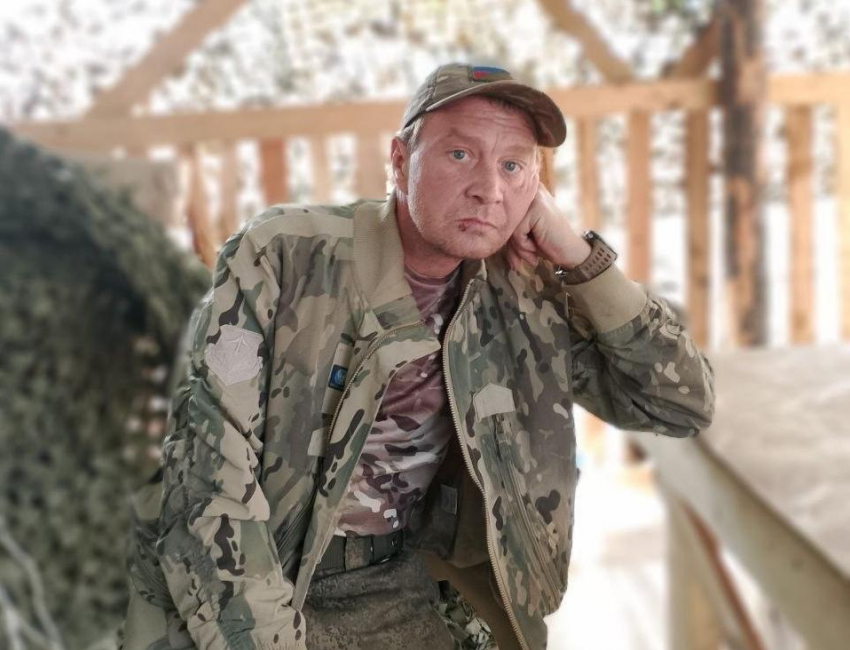 В Камышине проводят в последний путь бойца СВО Дмитрия Мартынова