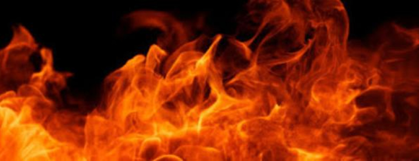 В Камышине пожарные тушили склад на Силикатной и хозпостройки на Алтайской