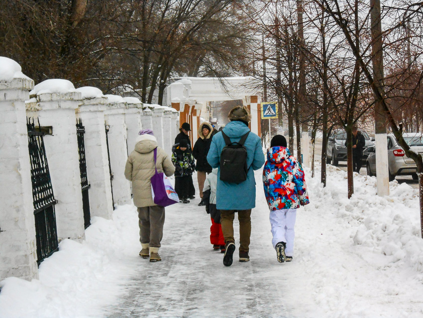«Загоняем молодых в конуры, как тут рожать?» - «Блокнот» рассказывает, как семейная ипотека в России оказалась антисемейной