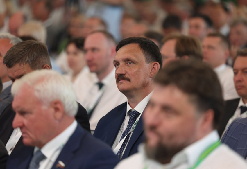 Депутат Госдумы от Волгоградской области Владимир Плотников раскрыл глаза министру Оксане Лут на «Дне поля", - «Блокнот Волгограда"