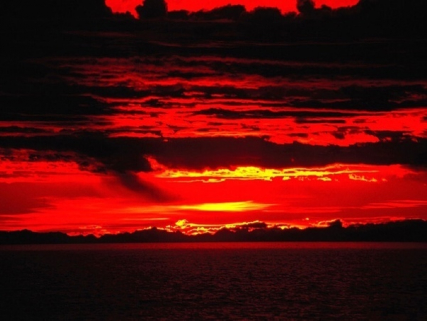 Следователи Камышина проверяют факт выпадения из окна пожилой женщины