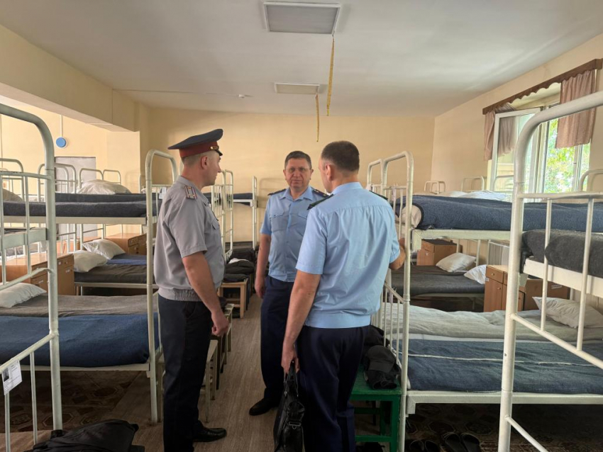 Заместитель прокурора Волгоградской области проверил учреждения уголовно-исполнительной системы Камышина