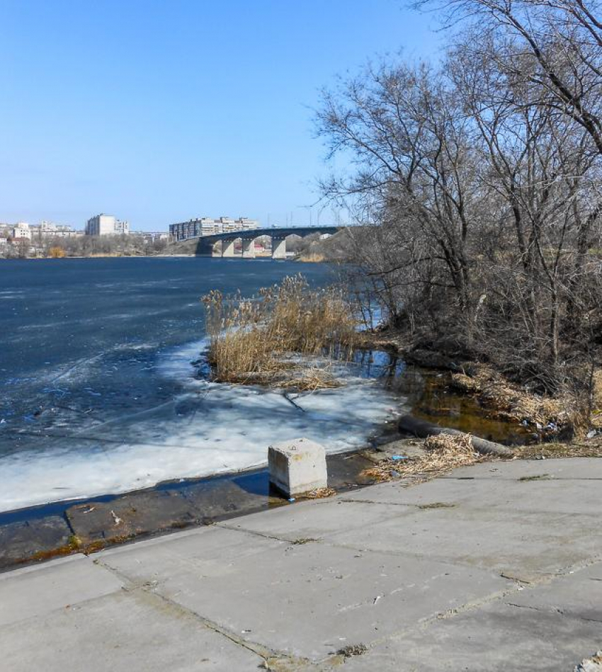 Центр «Планета молодых» хочет вручить подарки и тарелку супер-плова участникам субботника на замусоренном берегу Камышинки 