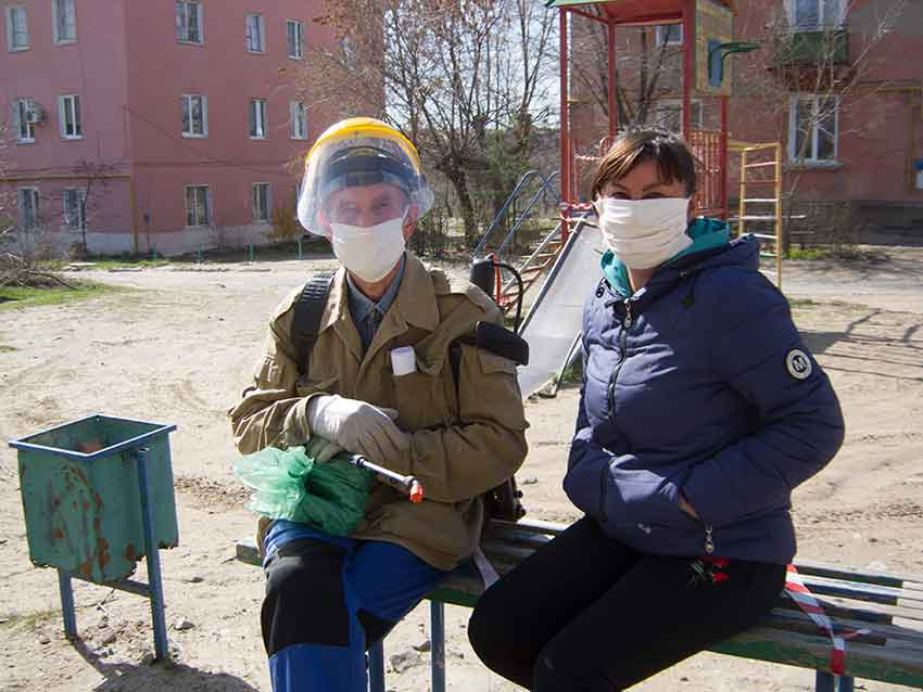 В Камышине собираются изгонять COVID из подъездов тоннами хлорки