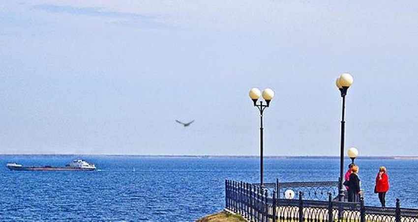 Камышинский паром между берегами Волги теперь курсирует чаще