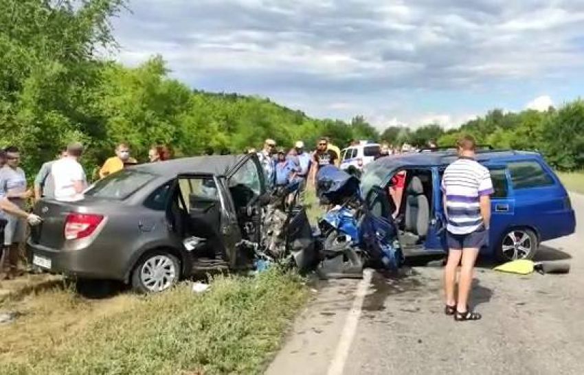 Опубликовано видео с места гибели четверых человек на волгоградской трассе, - «Блокнот Волгограда» (ВИДЕО)