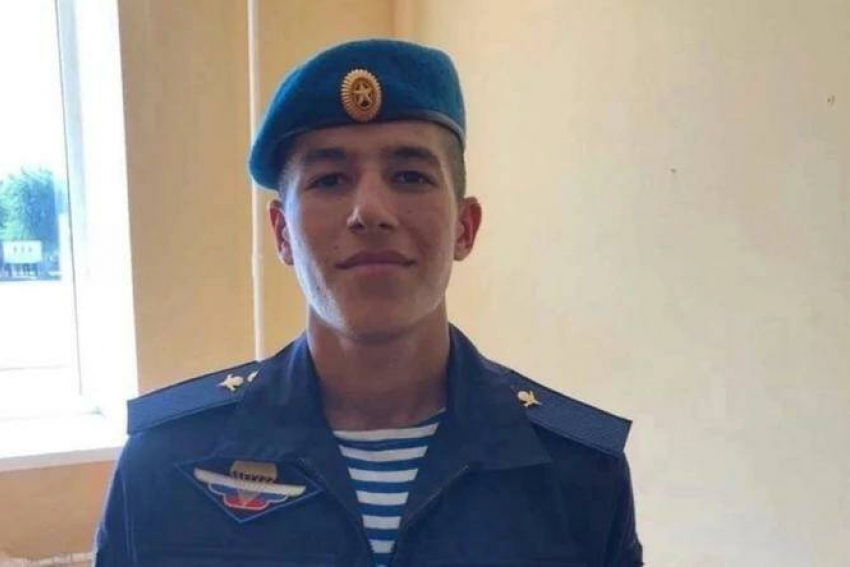 На малой родине в Чернышковском районе похоронили 19-летнего десантника Даниила Кочетова, отдавшего свою жизнь за Донбасс