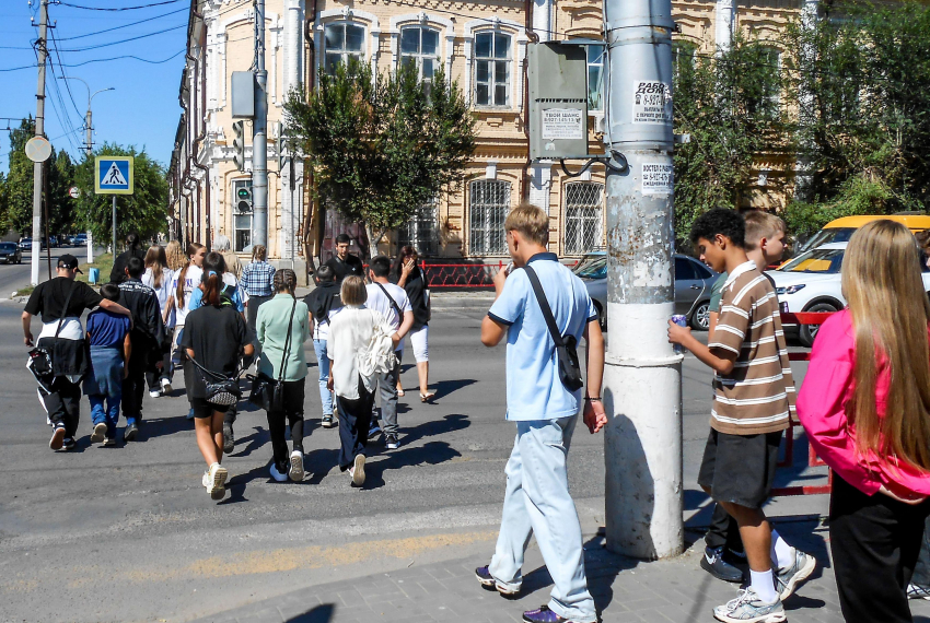 Папа девятиклассницы прибыл в школу защищать дочку от насмешек и побил мальчика-обидчика в Волгоградской области