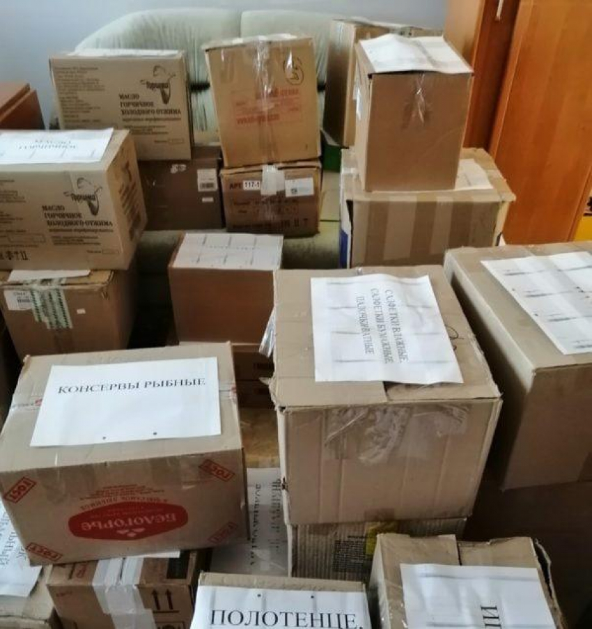 Жители Камышинского района упаковали и отправили бойцам СВО теплые вещи, плиты, пилы, лекарства и трогательные письма