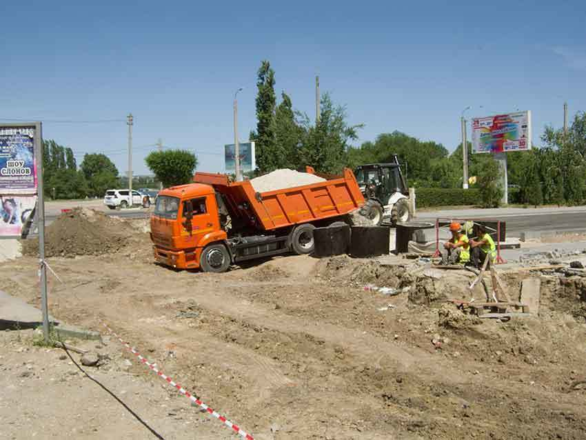 В Камышине дорожники реконструируют улицу Гоголя