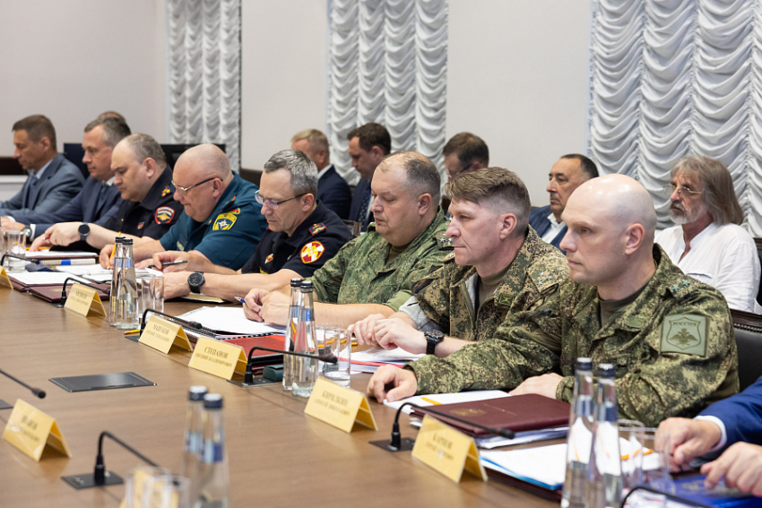 Губернатор Андрей Бочаров провел заседание оперативного штаба Волгоградской области: говорили о безопасности