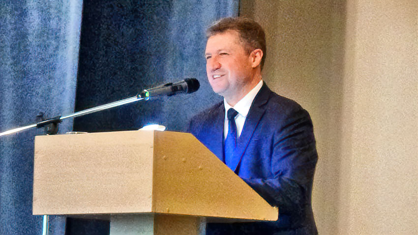 "Почему в Камышине начали «выгонять» в отставку главу города Зинченко, ведь у него еще два года полномочий?", - камышанин