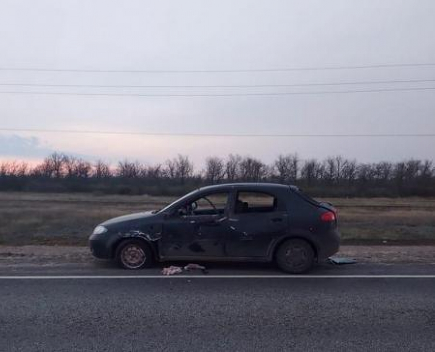 Ночью на трассе между Камышином и Волгоградом водитель и его девочка-пассажирка разбились, врезавшись в «МАН"