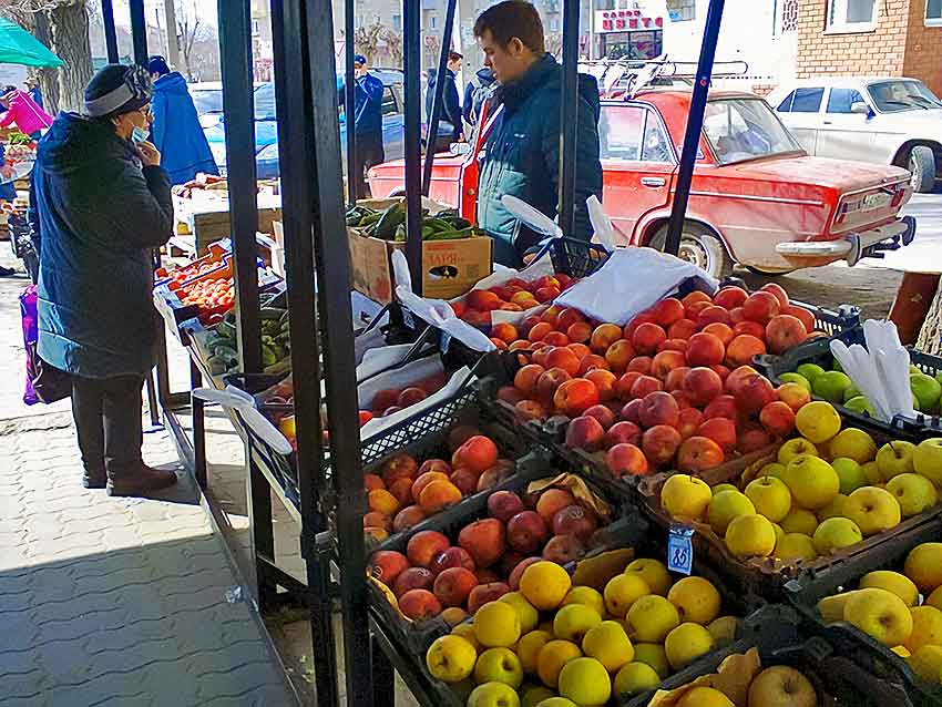 Среди камышан уровень заражений ковидом снизился, но пожилым камышанам предписано сидеть дома до 1 мая