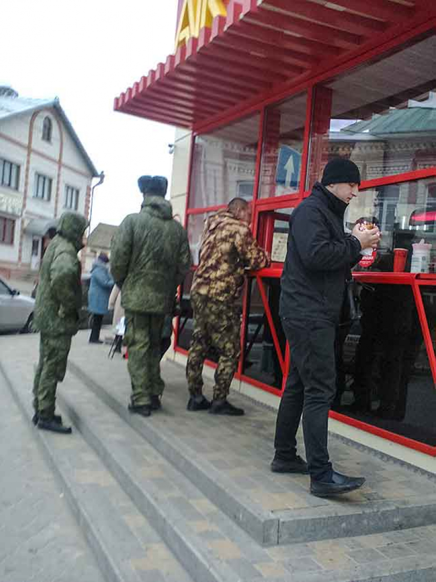 «Могут, но не делают»: жители Волгоградской области убеждены, что чиновникам под силу остановить критический рост цен на продукты