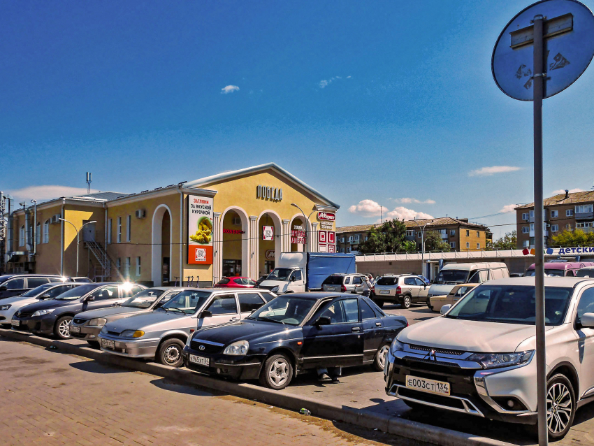 Какая зона отдыха у «Победы"? Только забитая парковка! - камышанка