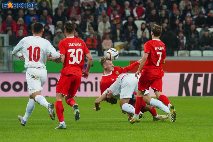 Россия победила Иран в товарищеском матче со счетом 2:1 