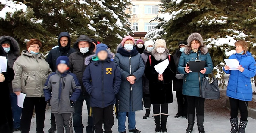 Жители Михайловки начинали воевать за свои онкодиспансеры в одном ряду с камышанами, а теперь продолжают одни