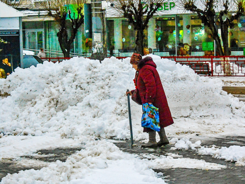 В Камышине пенсионерка перевела мошенникам около полумиллиона накопленных средств