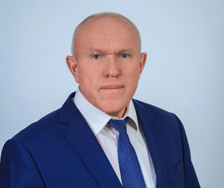 В Камышине полковник запаса ФСБ - спикер гордумы Владимир Пономарев первым поздравил коллег с Днём работников органов госбезопасности