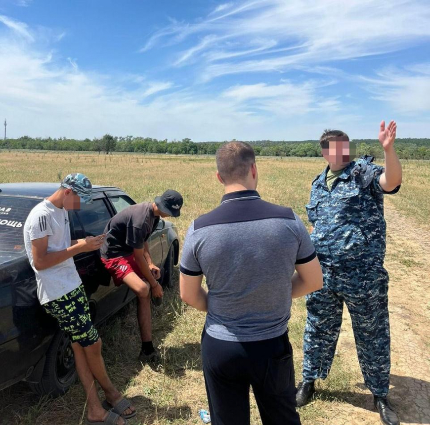 Как в Волгоградской области уклонистов привезли с полей в военкоматы и поставили на воинский учет