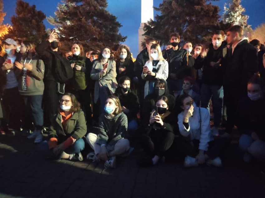 «Мы все какие-то обалдевшие»: волгоградцы раскрывают ощущения от митинга, - «Блокнот Волгограда» (ВИДЕО)