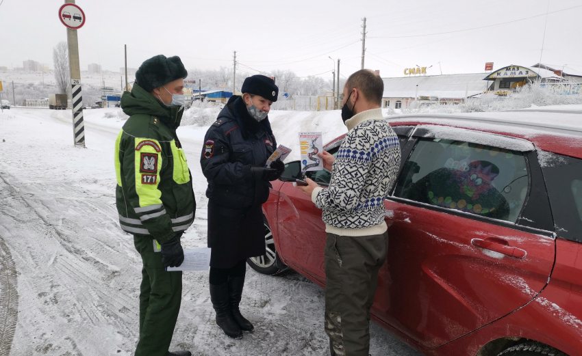 Сегодня, 30 декабря, сотрудники Камышинского ОГИБДД проводят рейд «Детское автокресло"