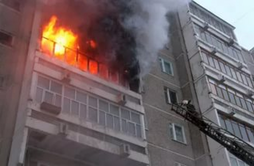 Еще одно возгорание балкона на 11-м квартале в Камышине