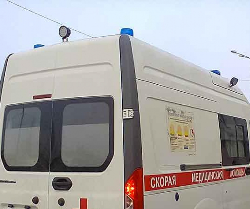 На трассе между Волгоградом и Камышином 9 мая иномарка задавила насмерть парня-пешехода